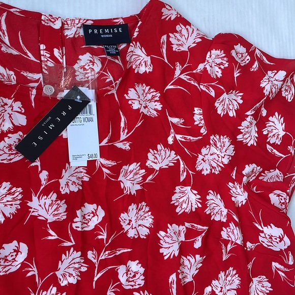 Premise Woman Red and White Floral Blouse Flutter Sleeves 2X - Picture 16 of 16